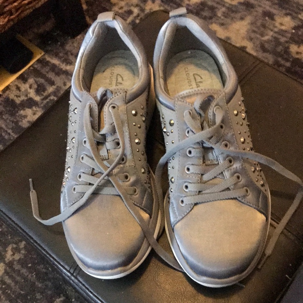 Clarks Cloudstepper’s Gray Studded Lace-Up Sneakers Size 7 EUC